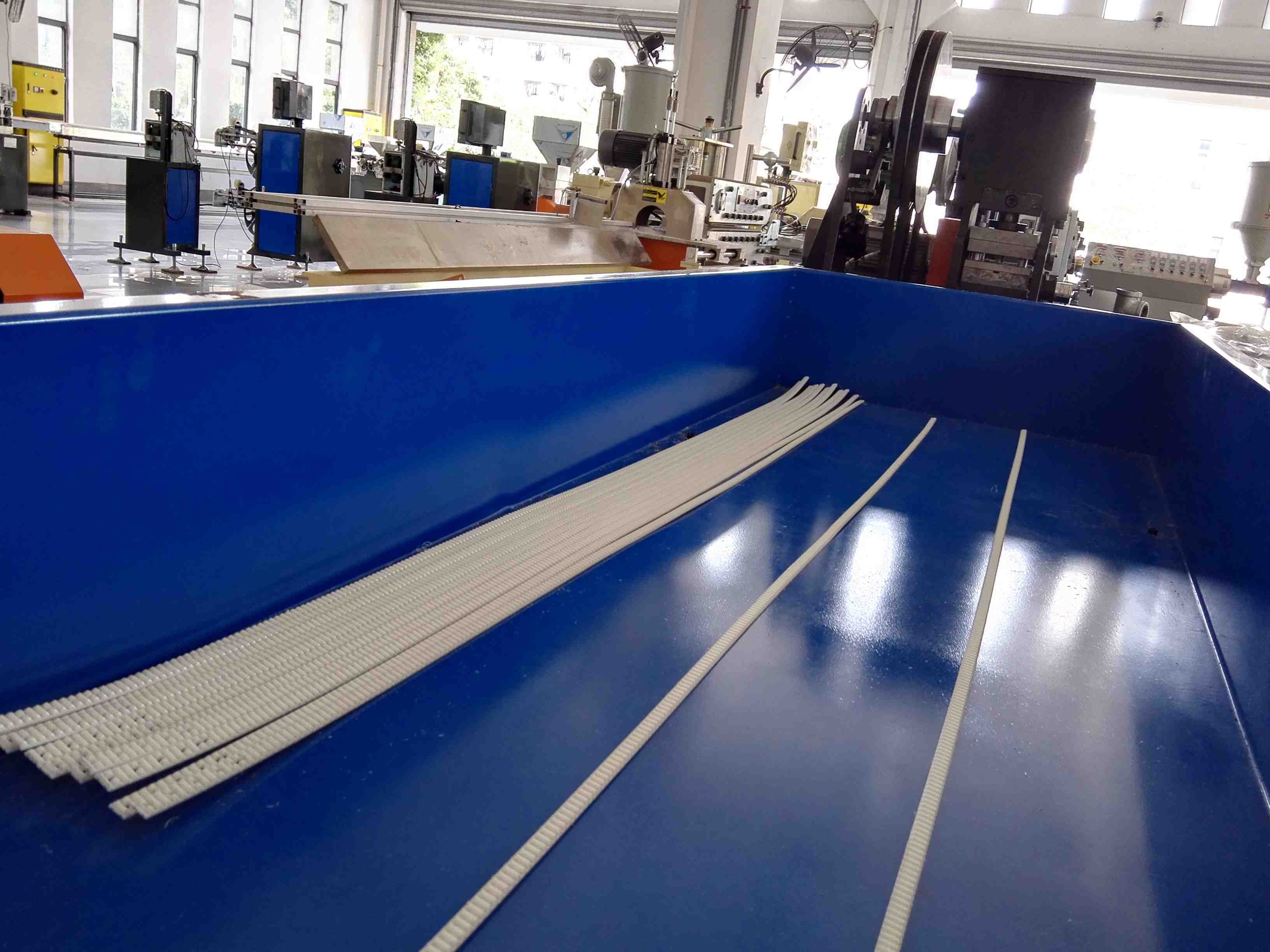 plastic belt machine