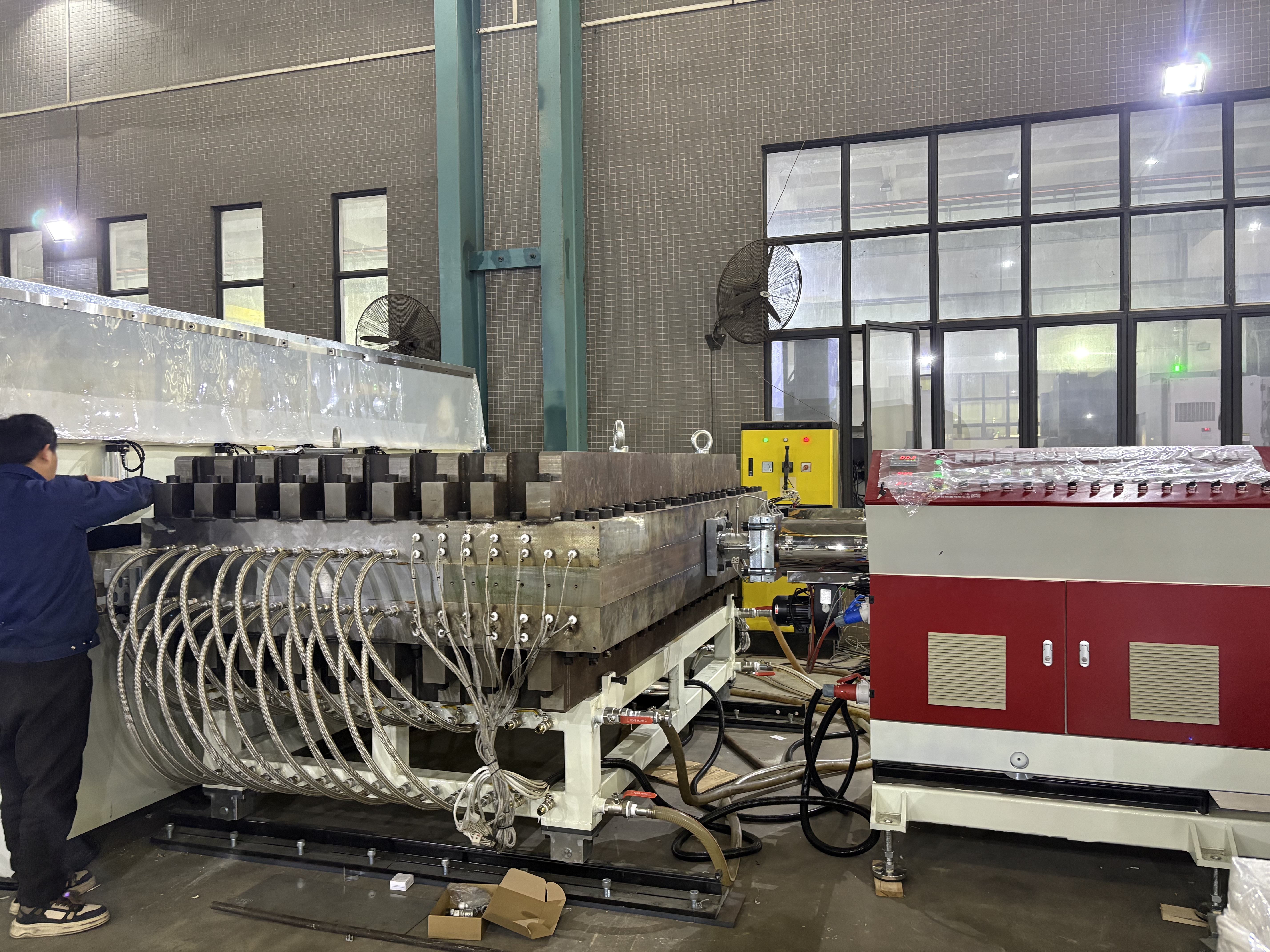 2600MM Wide Thick Board Extrusion Machine