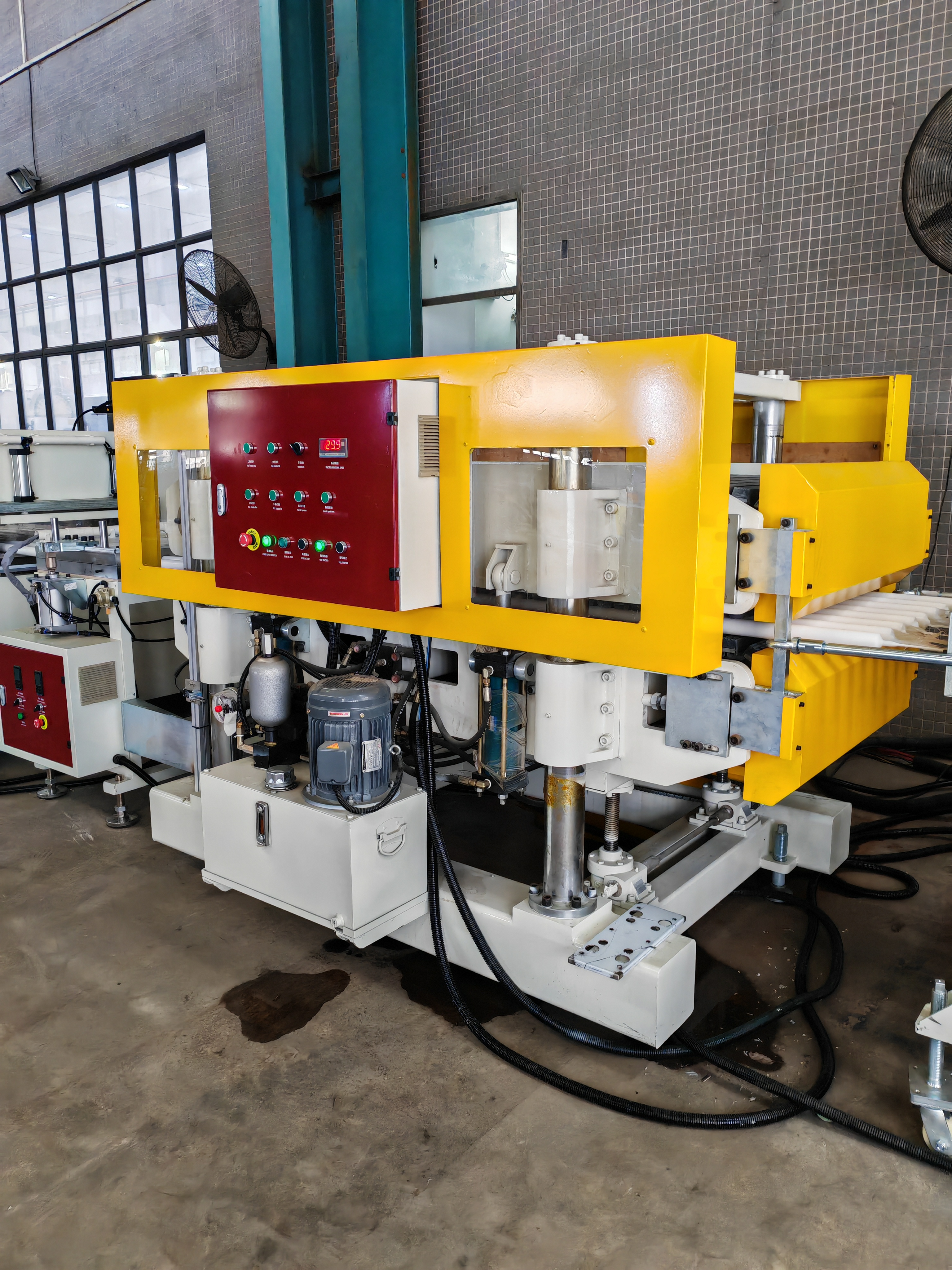 Multi-cavity Solid Rod Extruison Line