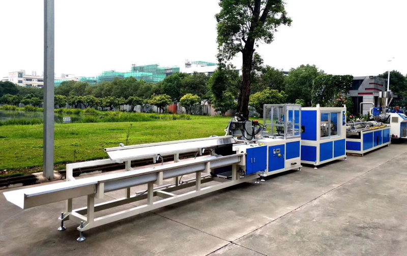 PVC cable trunking machine