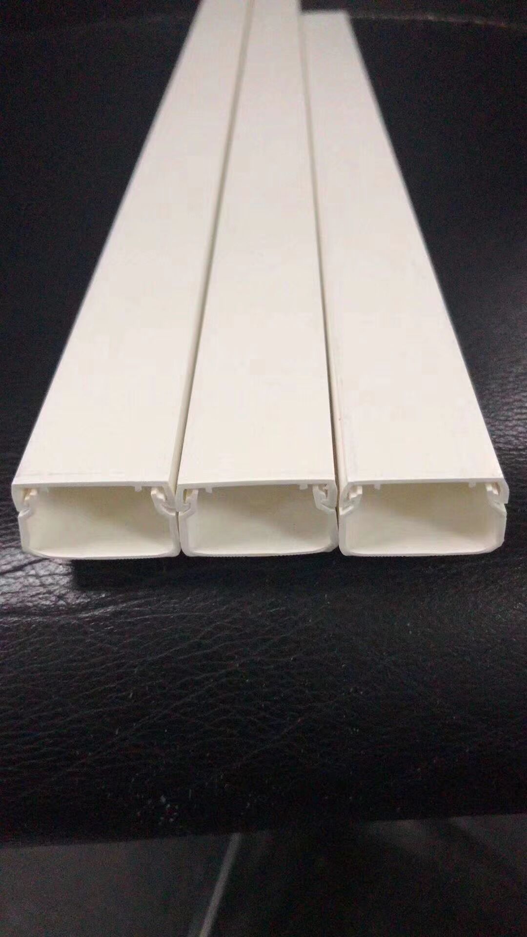 PVC cable trunking machine